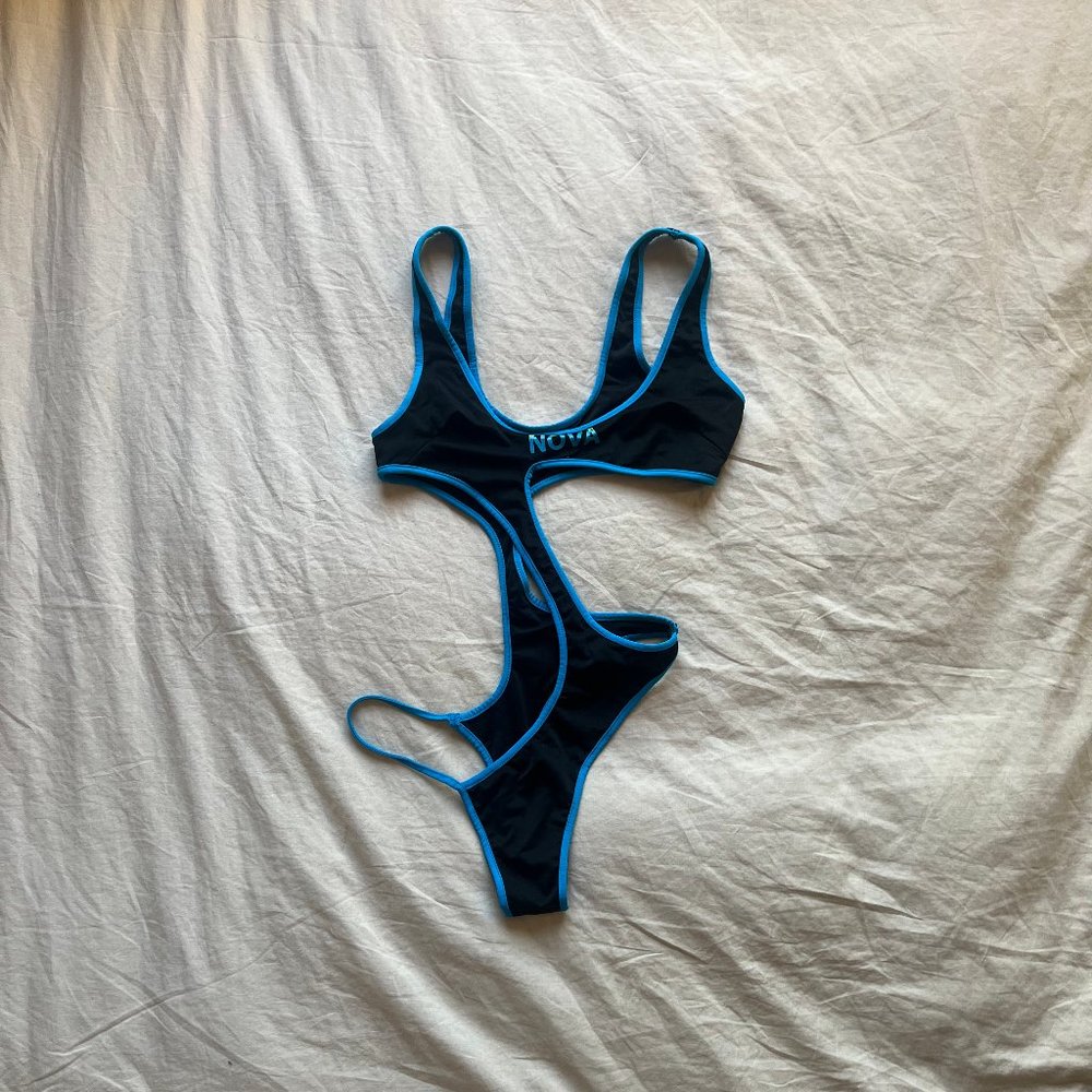 Nova Hottie Strappy Bikini - Black/Blue